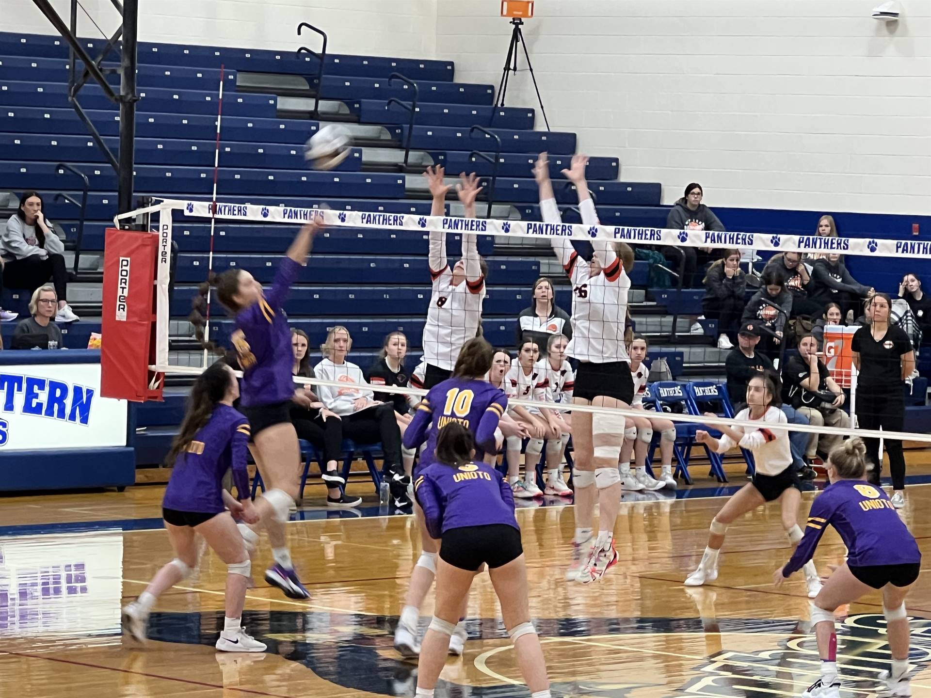 Varsity Volleyball taking on Unioto for District Title