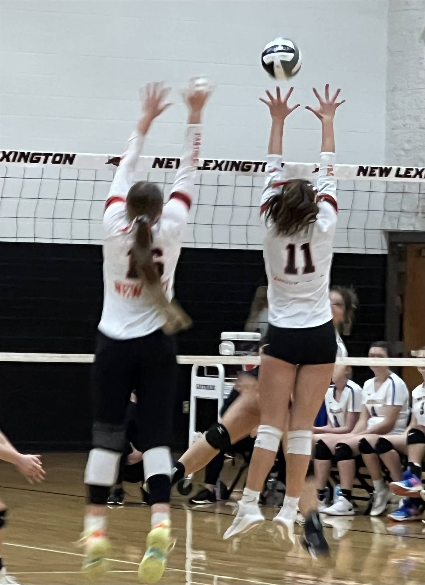 Varsity Volleyball taking on Maysville at Home